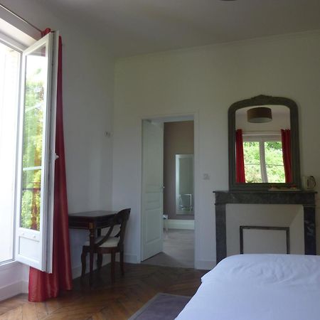 Bed and Breakfast Cedre Et Charme Saint-Branchs Екстер'єр фото