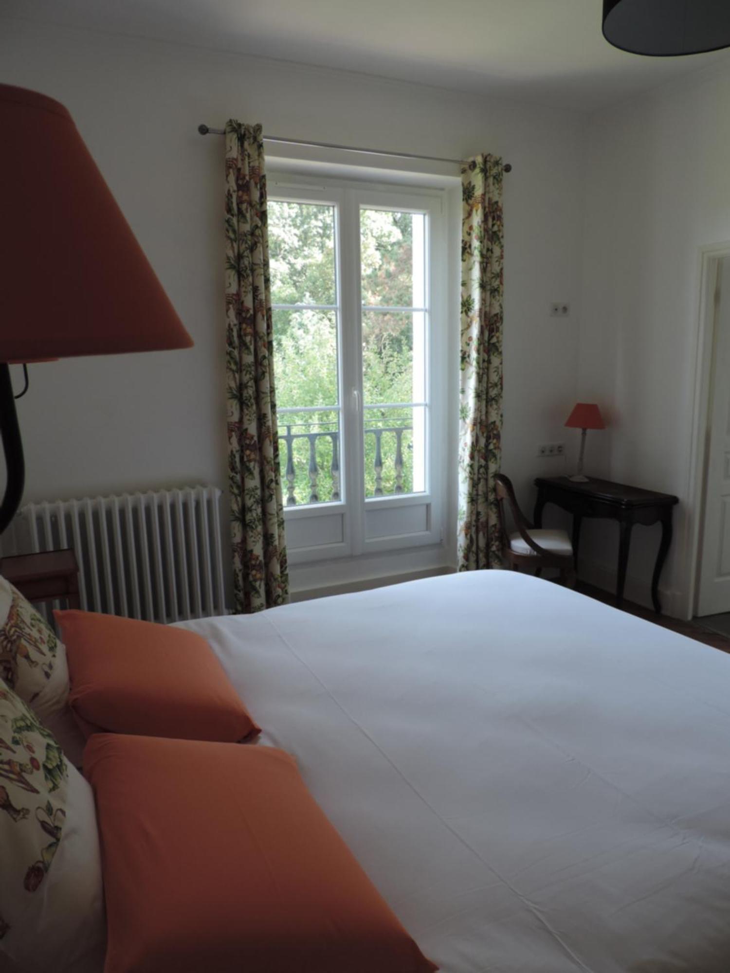 Bed and Breakfast Cedre Et Charme Saint-Branchs Екстер'єр фото