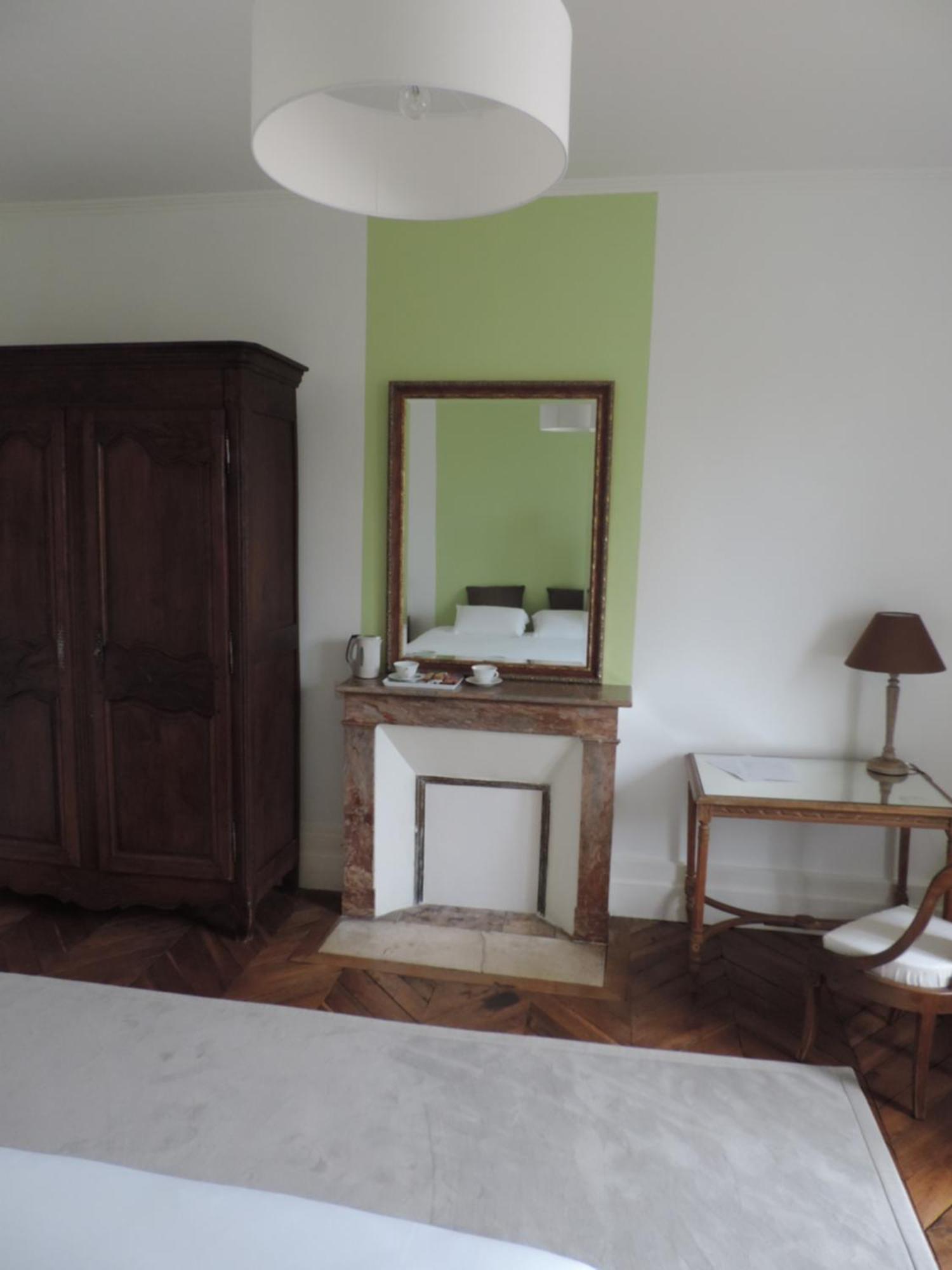 Bed and Breakfast Cedre Et Charme Saint-Branchs Екстер'єр фото