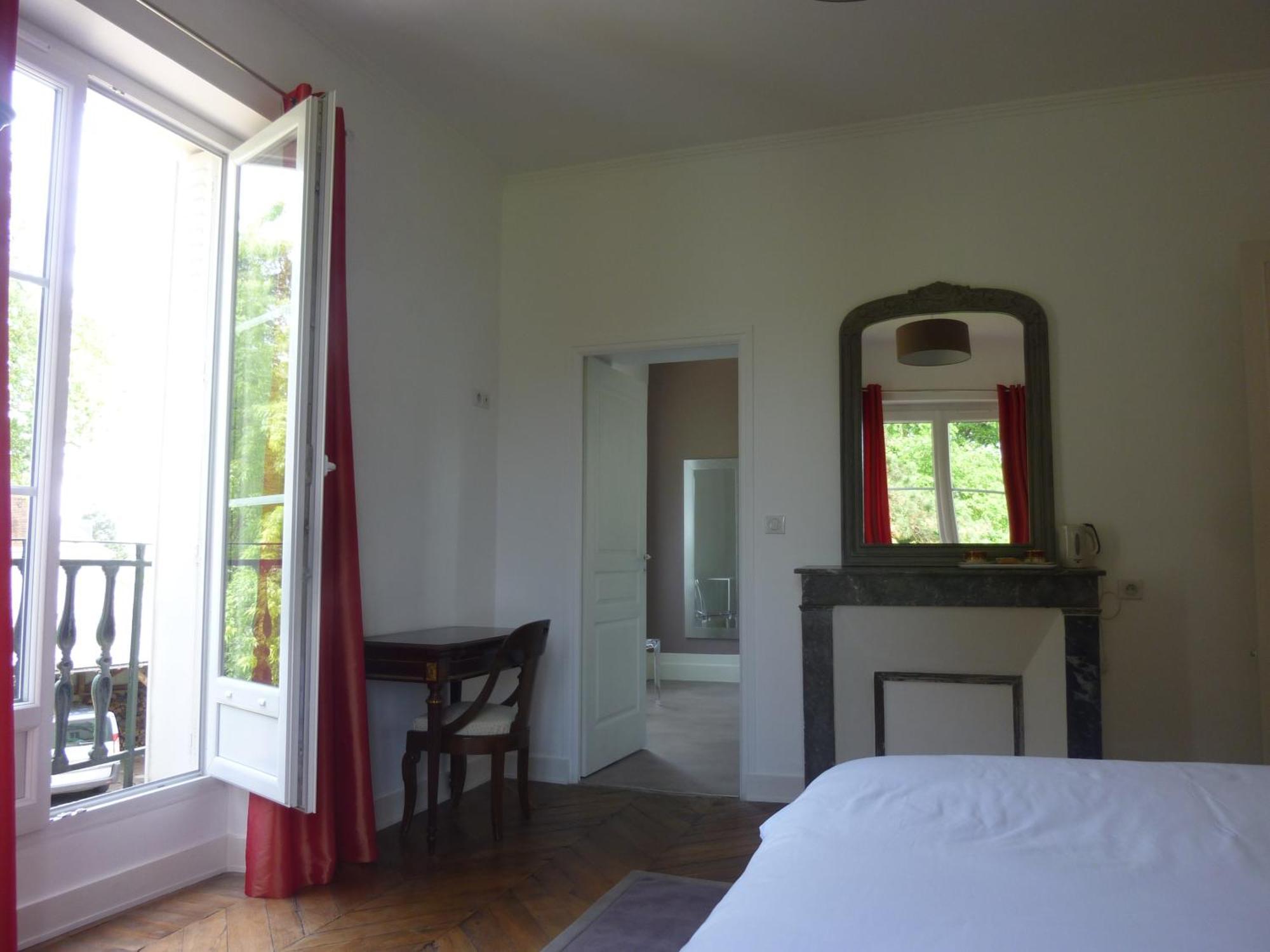 Bed and Breakfast Cedre Et Charme Saint-Branchs Екстер'єр фото