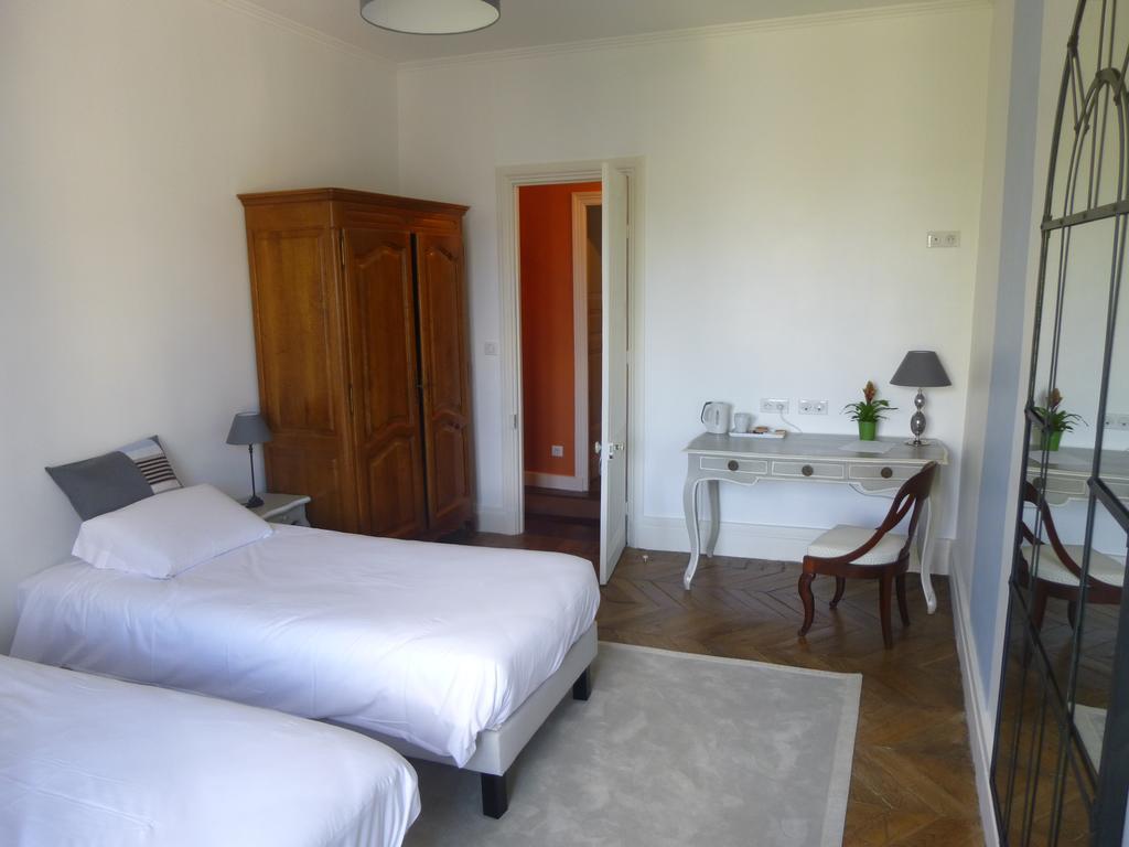 Bed and Breakfast Cedre Et Charme Saint-Branchs Екстер'єр фото