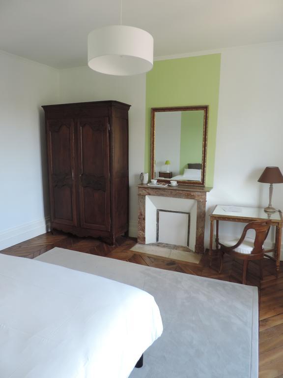 Bed and Breakfast Cedre Et Charme Saint-Branchs Екстер'єр фото