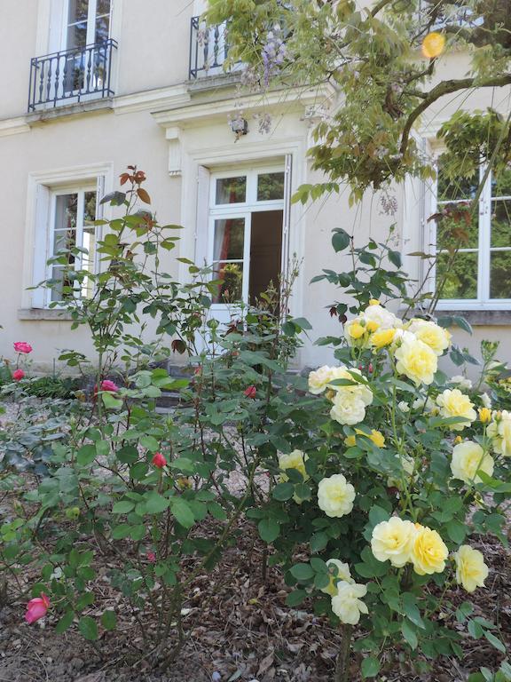 Bed and Breakfast Cedre Et Charme Saint-Branchs Екстер'єр фото