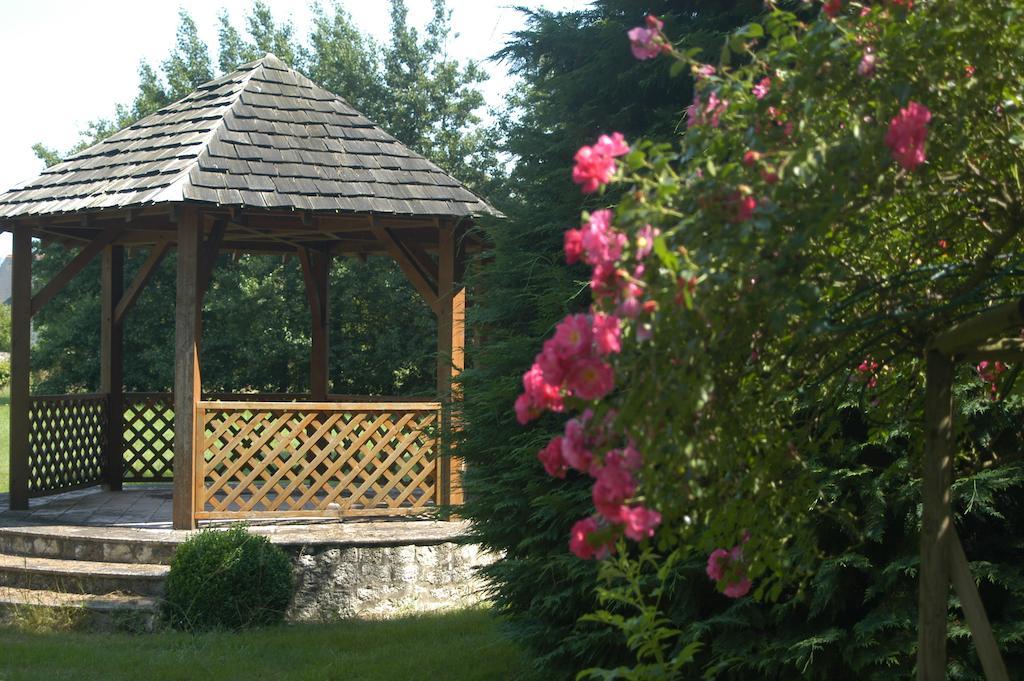 Bed and Breakfast Cedre Et Charme Saint-Branchs Екстер'єр фото