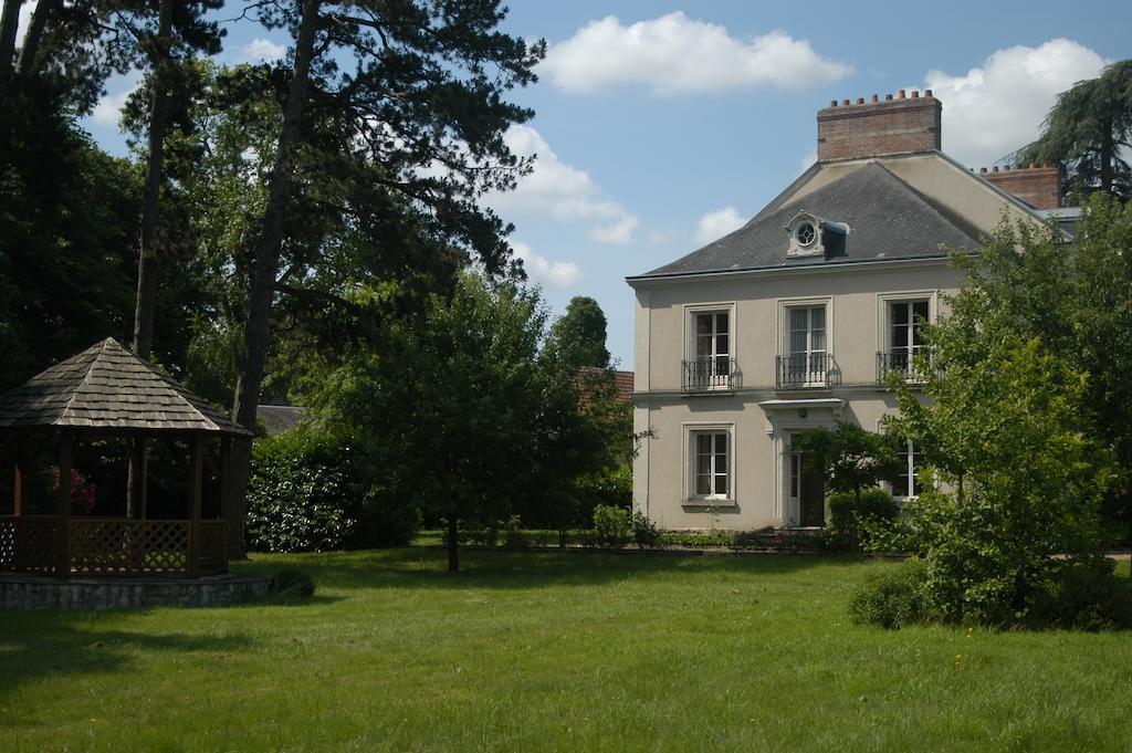 Bed and Breakfast Cedre Et Charme Saint-Branchs Екстер'єр фото