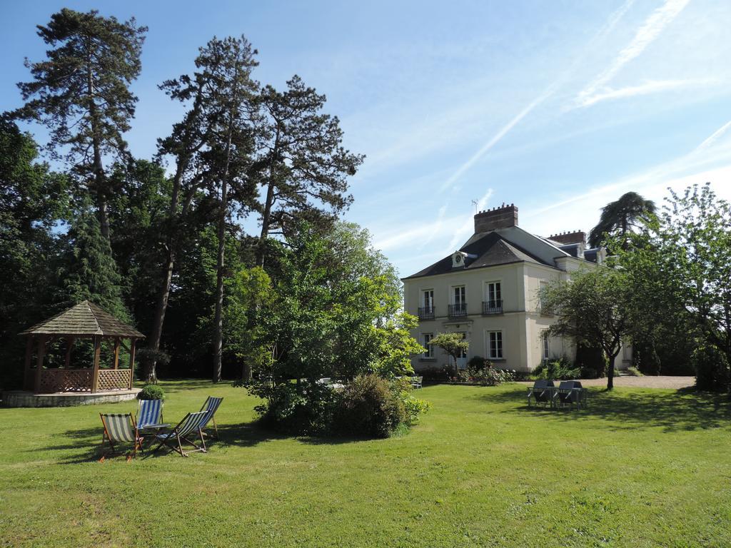 Bed and Breakfast Cedre Et Charme Saint-Branchs Екстер'єр фото
