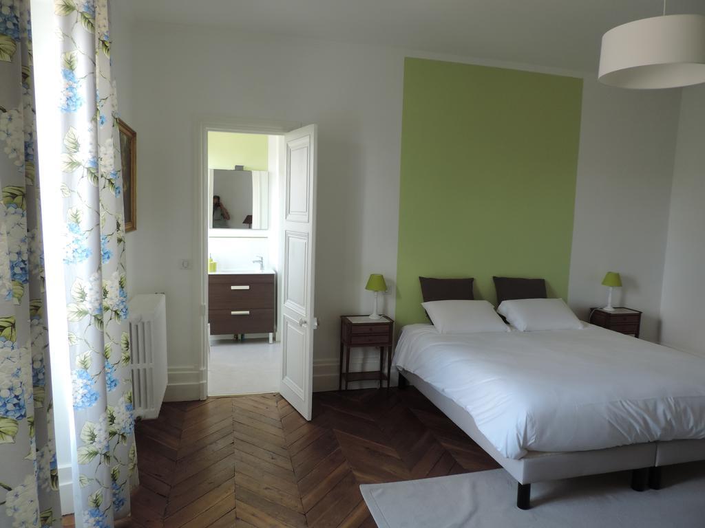 Bed and Breakfast Cedre Et Charme Saint-Branchs Екстер'єр фото